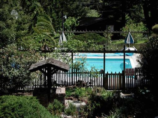 Jayes Timberlane Resort 벤로몬드 외부 사진
